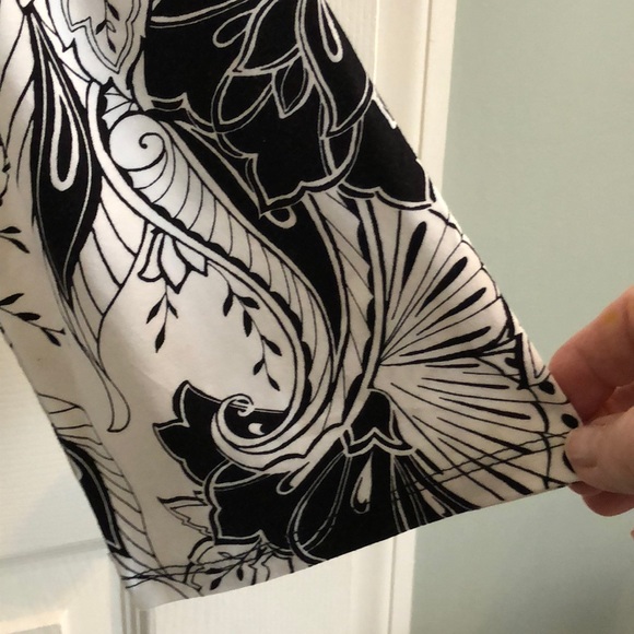 Black and white flowing top Worn once!! - Picture 3 of 6